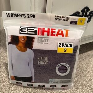 32 Degrees Women's Long Sleeve Scoop Neck 2-Pack in White and Purple